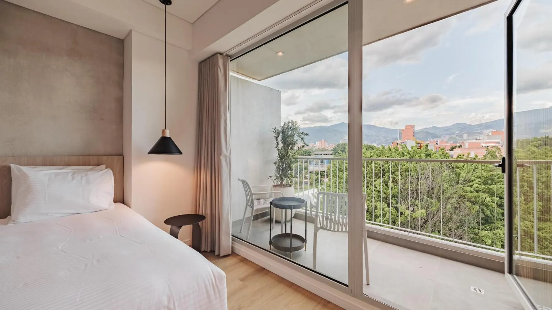 Daire Quadrato Studios Medellín